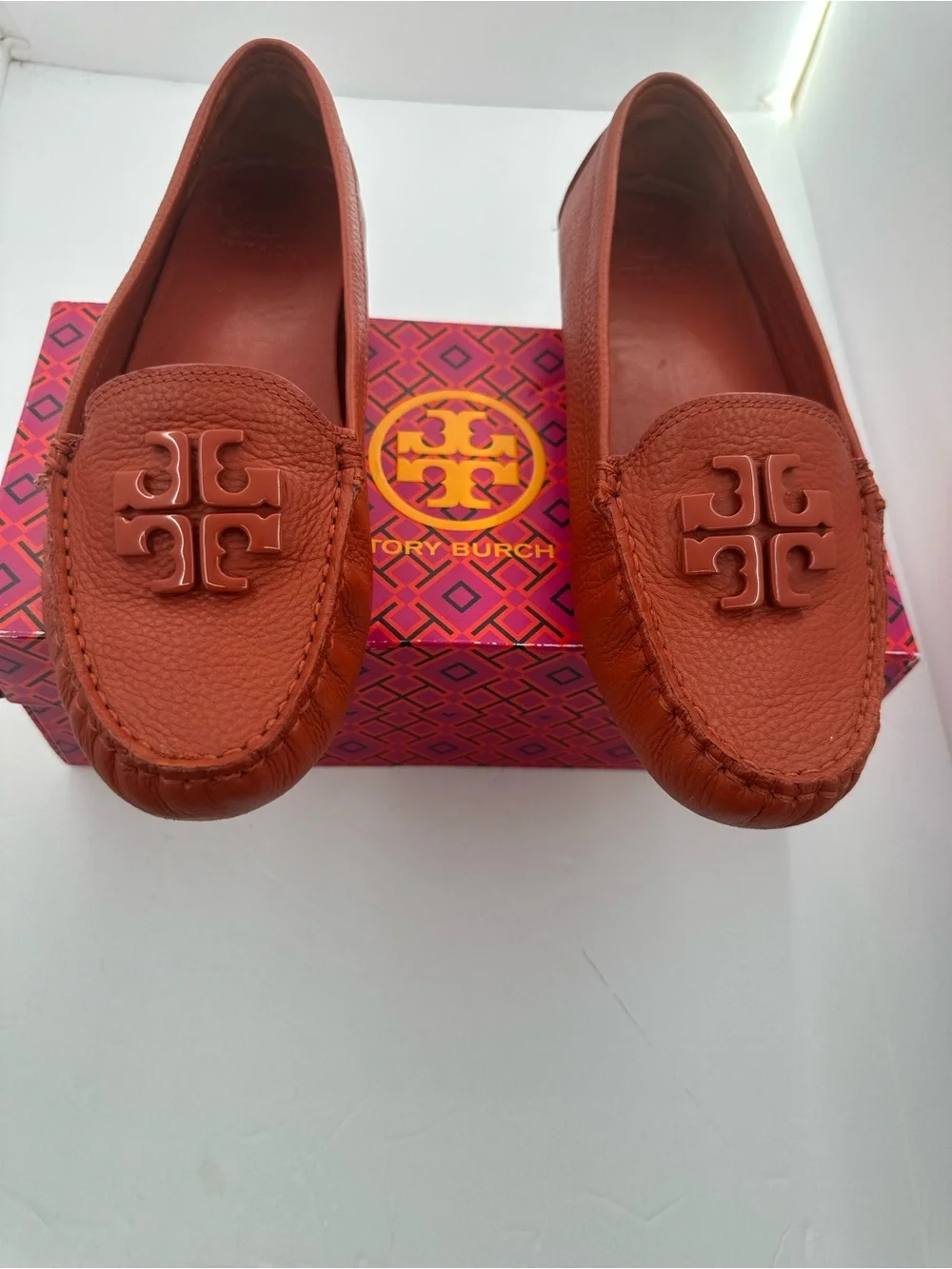 Tory Burch - Rust Orange Size 7 Pebbled Leather Logo Moccasins